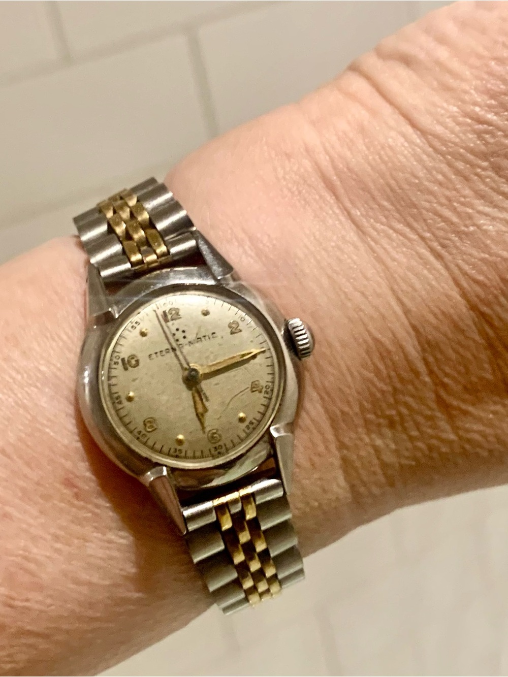 Vintage 1950s Ladies Fancy Lugs Eterna Eternamatic Automatic Watch Runs